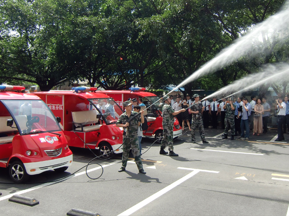  帶水箱電動消防車（DVXF-3）